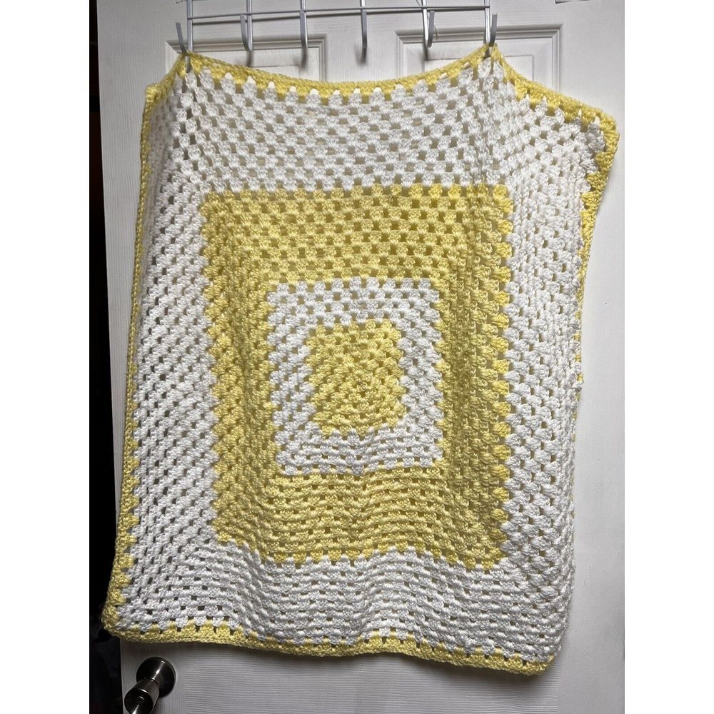 Handmade‎ crochet baby blanket new White Yellow Acrylic Yarn Lap - Picture 2 of 6